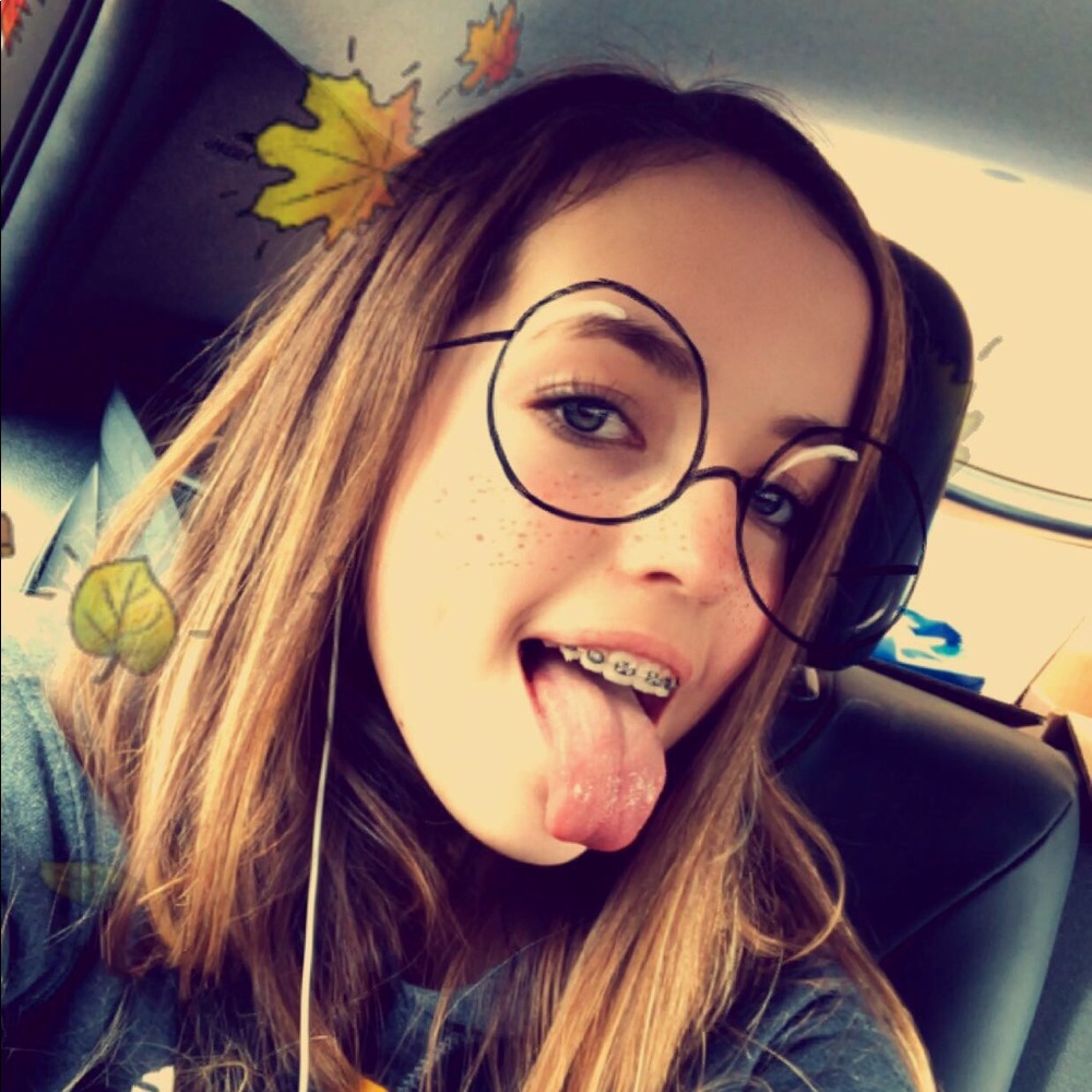 Meet your Posher, Chloe